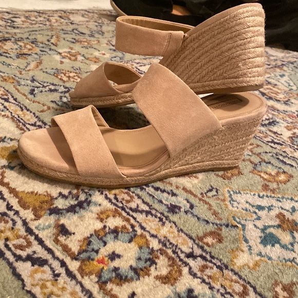 Antonio Melani tan wedge slip on heel - Picture 3 of 10
